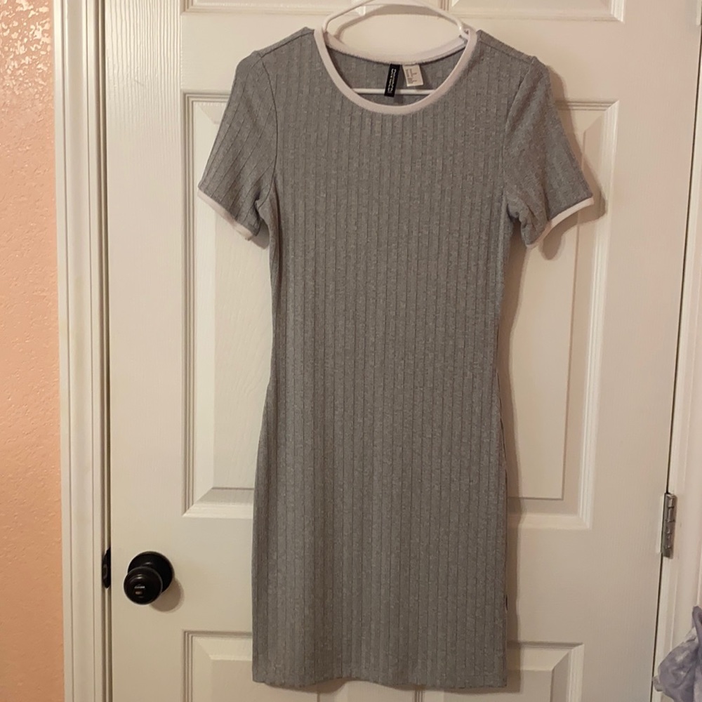Grey and white dress. Super comfy.